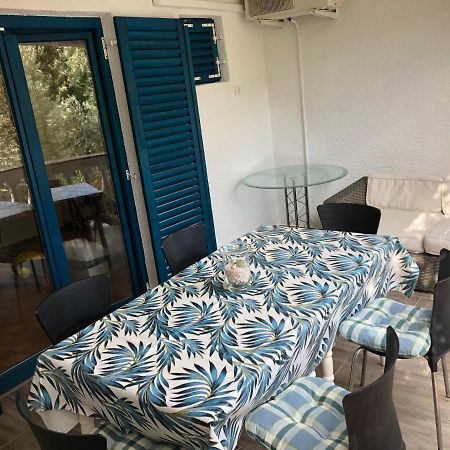 Guesthouse Vila Ruzmarin Ždrelac エクステリア 写真