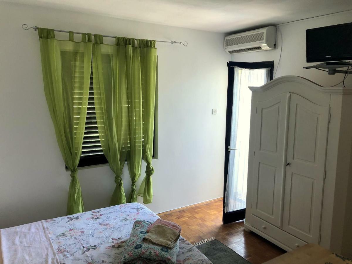 Guesthouse Vila Ruzmarin Ždrelac エクステリア 写真