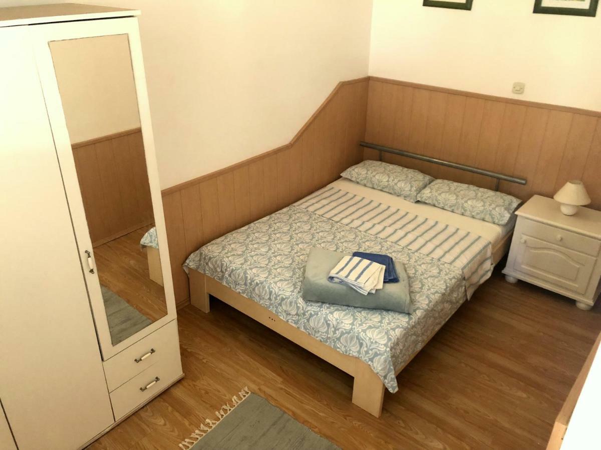 Guesthouse Vila Ruzmarin Ždrelac エクステリア 写真