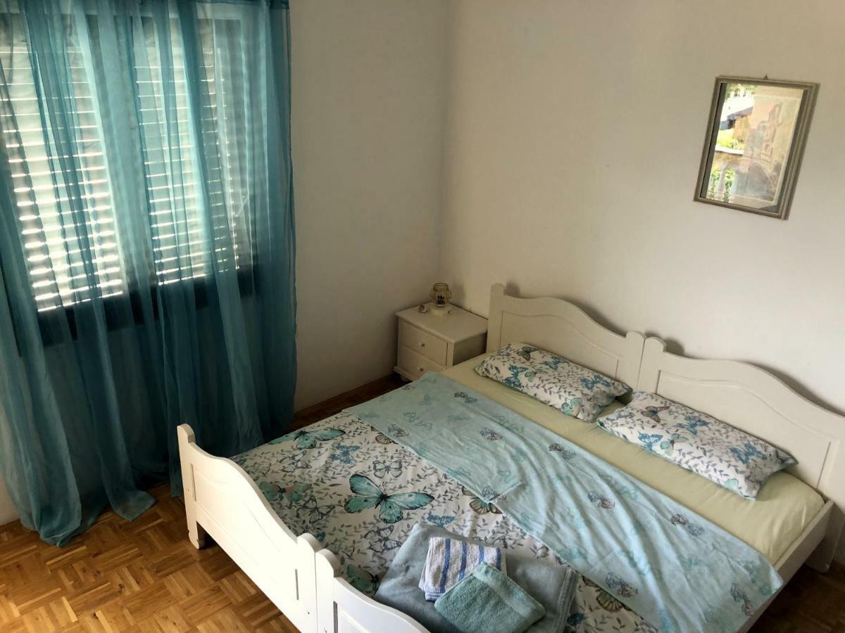 Guesthouse Vila Ruzmarin Ždrelac エクステリア 写真
