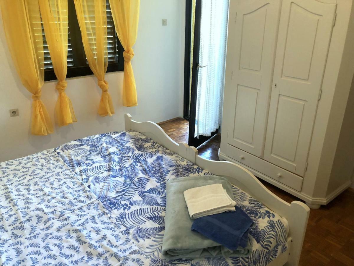 Guesthouse Vila Ruzmarin Ždrelac エクステリア 写真