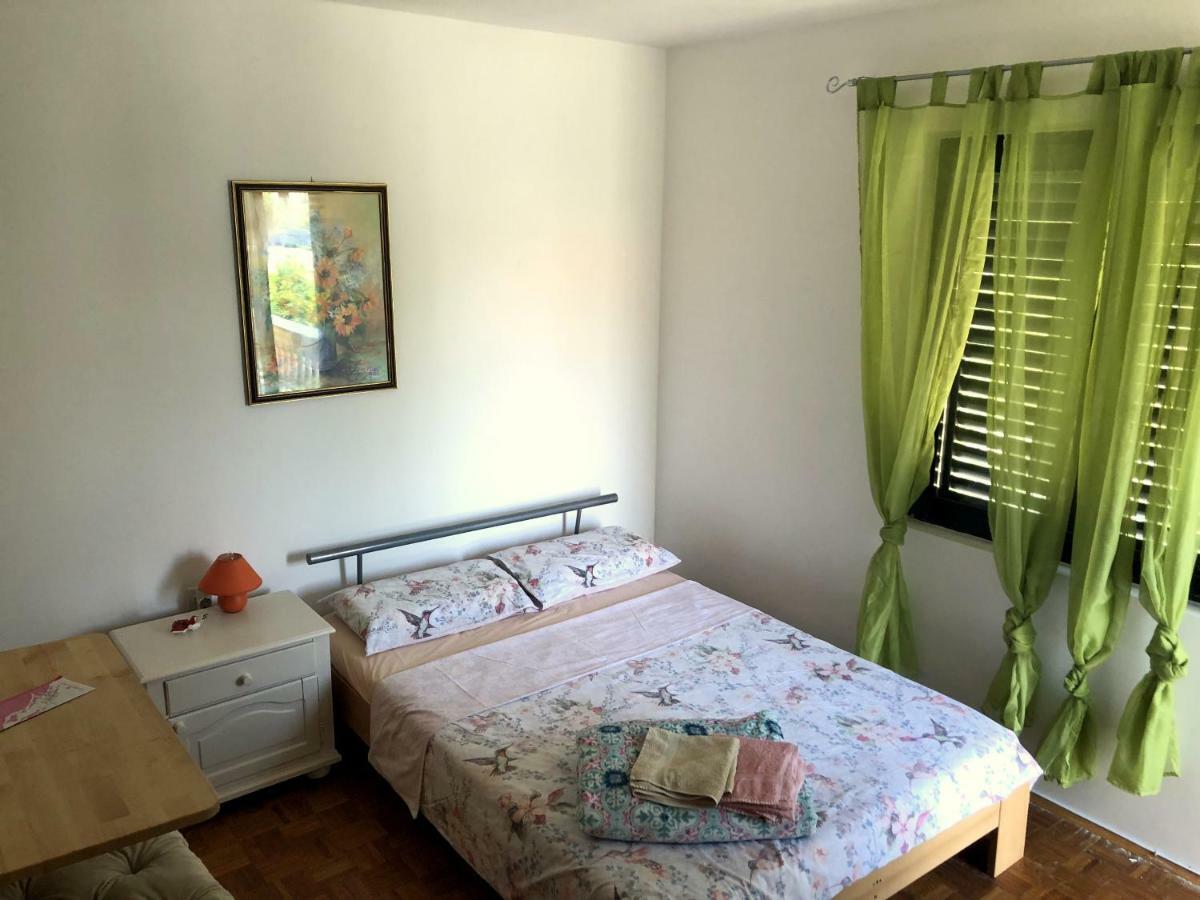 Guesthouse Vila Ruzmarin Ždrelac エクステリア 写真