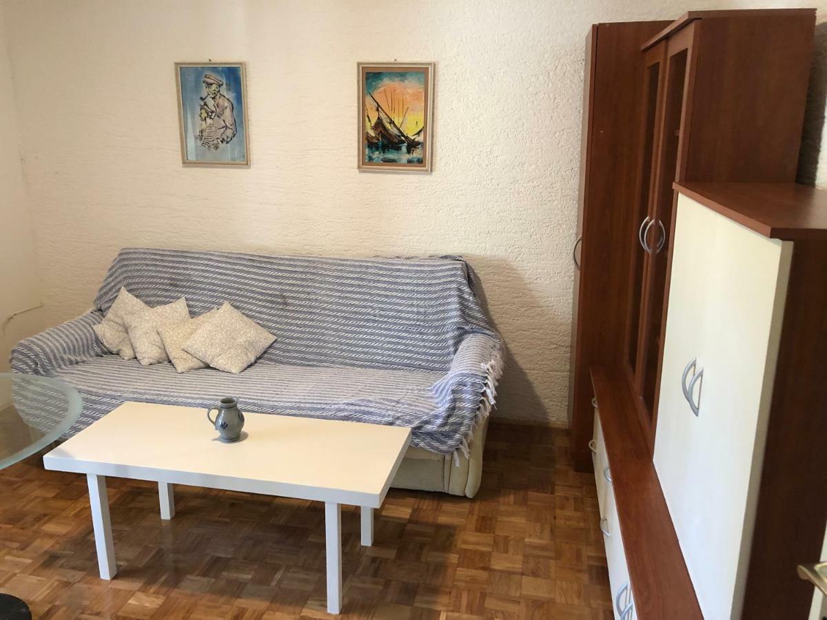 Guesthouse Vila Ruzmarin Ždrelac エクステリア 写真